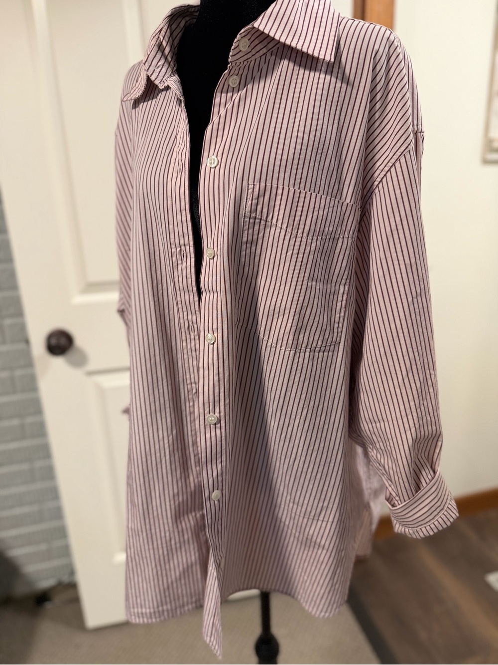 GAP Big Shirt Women’s Large Burgundy Pink Striped Oversized Button Down NWOT